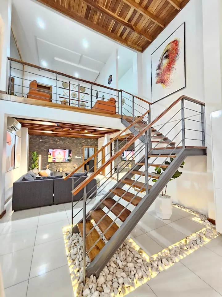 Luxury Art Loft in Lekki Phase 1 w/ CityView