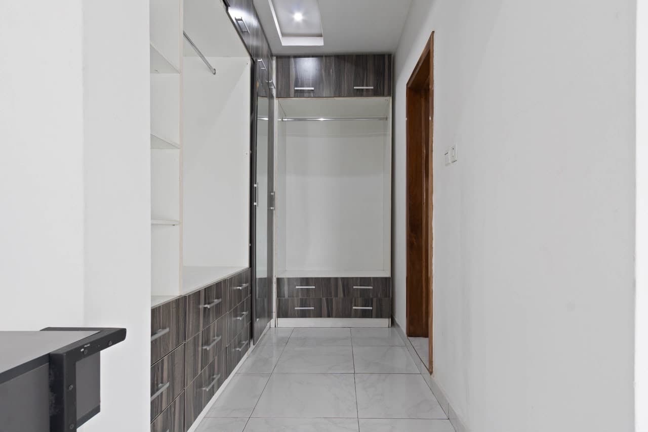 4 bedroom ensuite terrace 