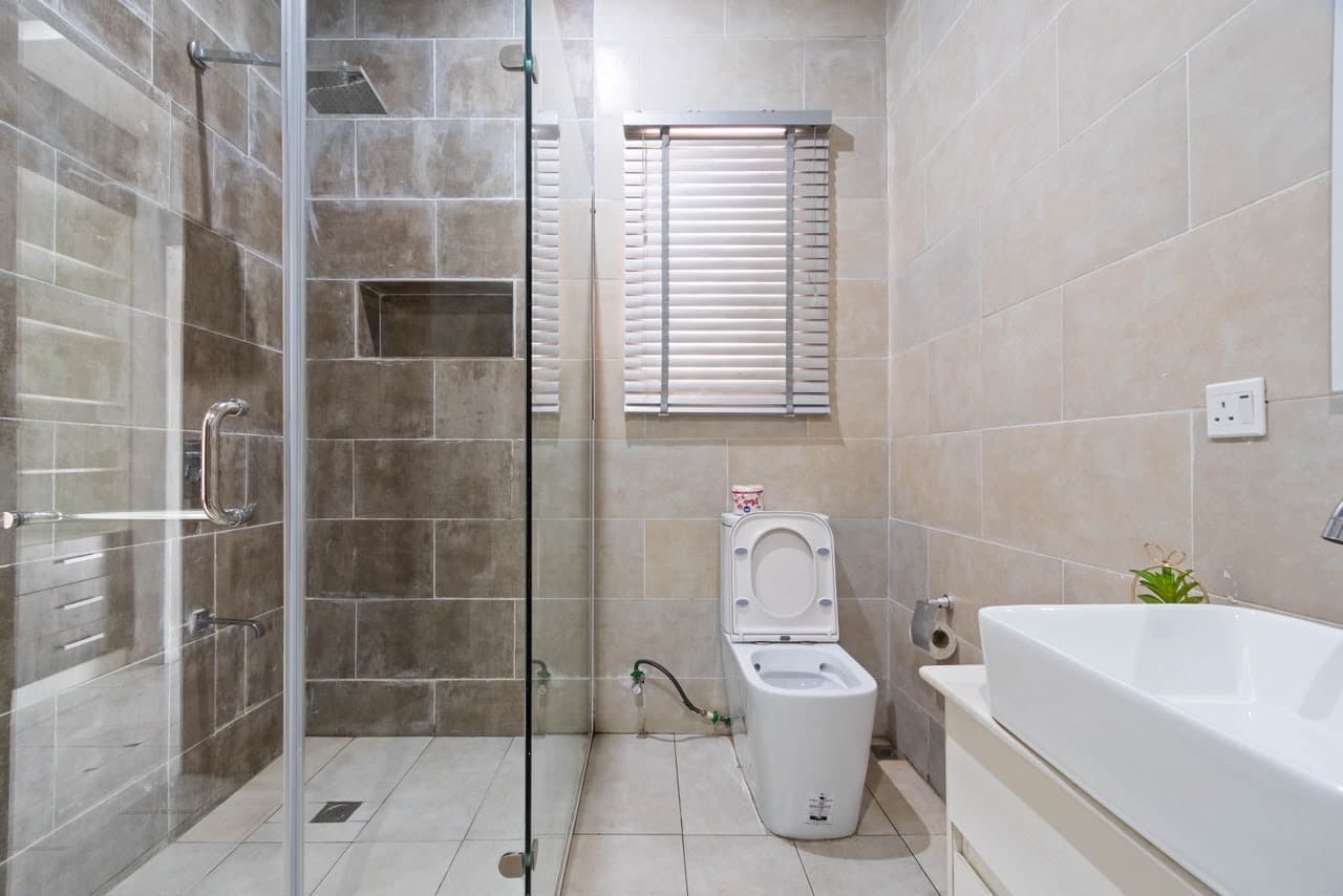 4 bedroom ensuite terrace 