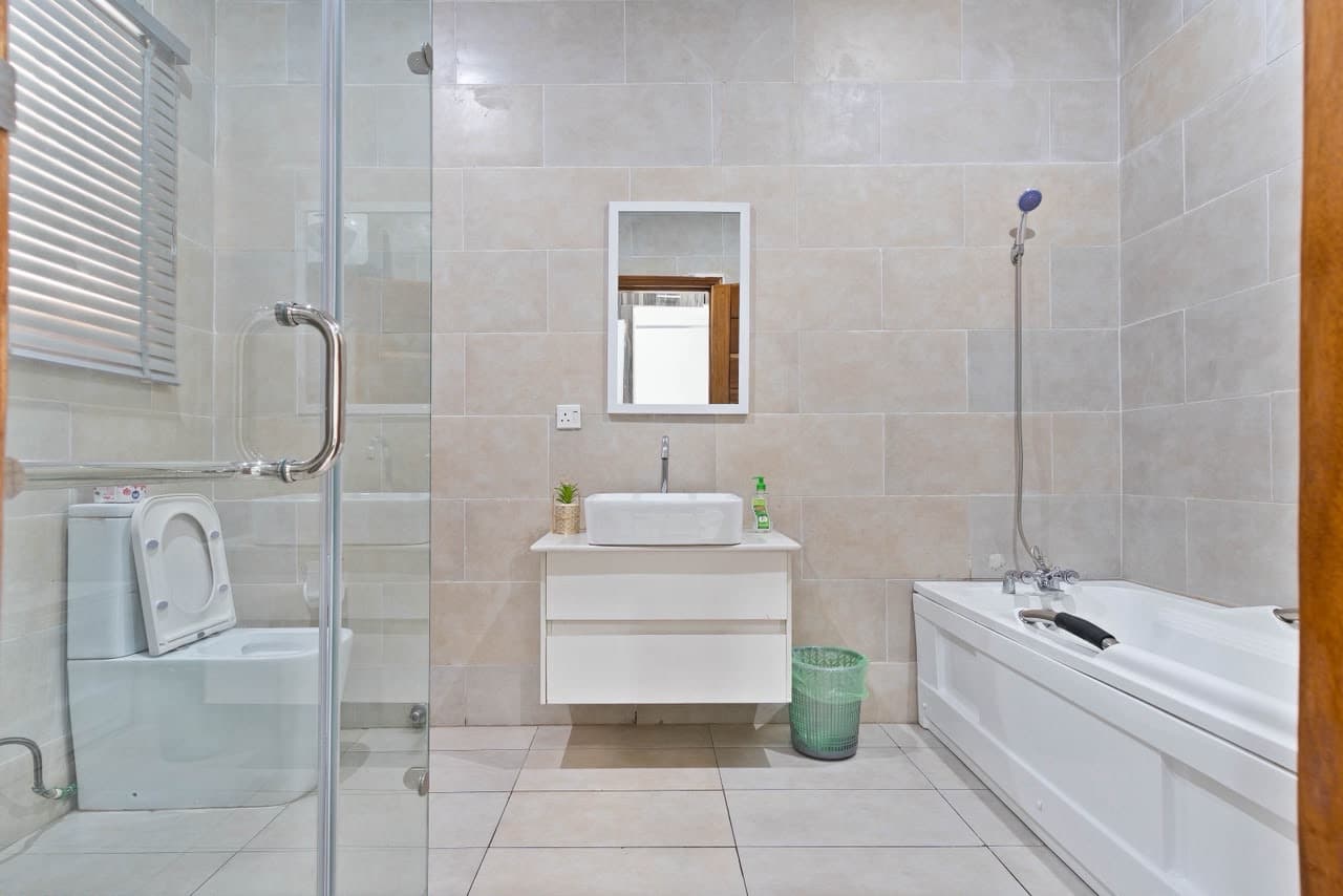 4 bedroom ensuite terrace 