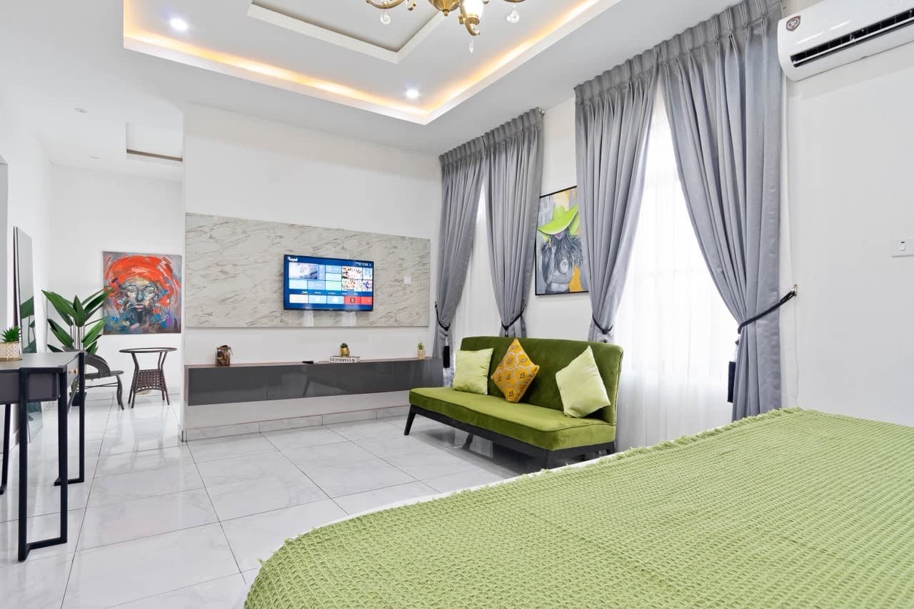 4 bedroom ensuite terrace 