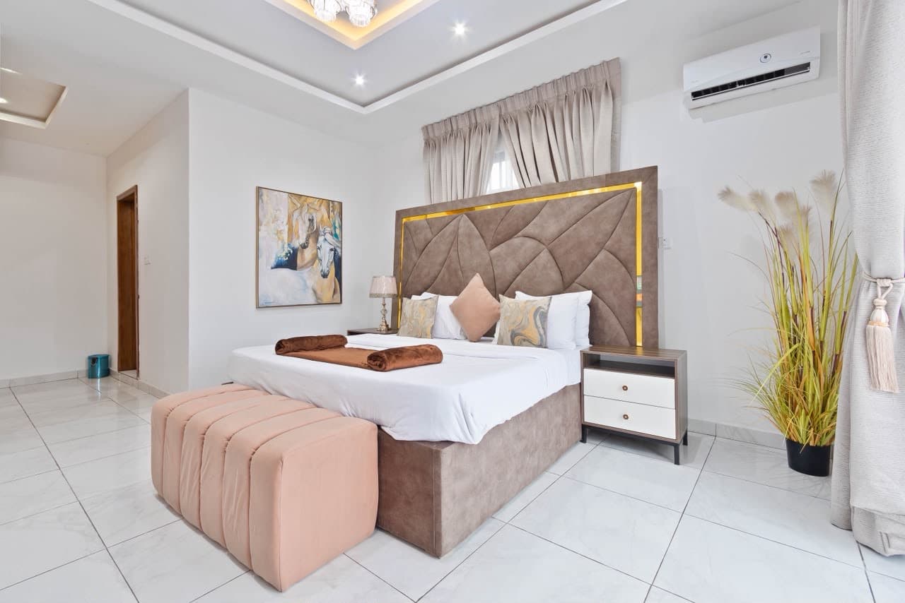 4 bedroom ensuite terrace 